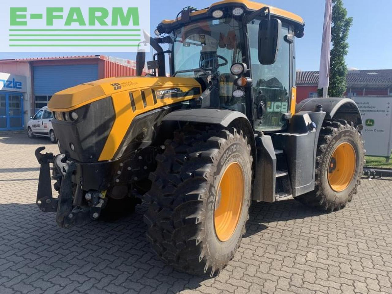 JCB 4220 fasttrac mit jd-autotrac vorbereitung + stoll konsolen - Traktor: pilt 1 JCB 4220 fasttrac mit jd-autotrac vorbereitung + stoll konsolen - Traktor: pilt 1