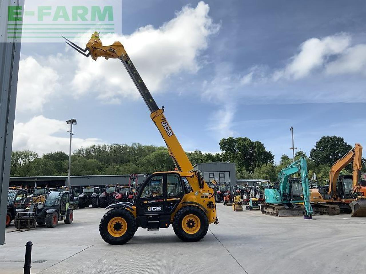 Teleskooplaadur JCB 560-80 agri super telehandler (st23410): pilt 14