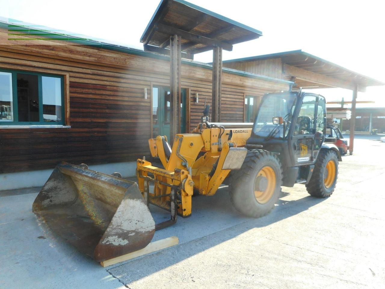 JCB jcb 533-105 ( 3,3t - 10,5m ) - Teleskooplaadur: pilt 2 JCB jcb 533-105 ( 3,3t - 10,5m ) - Teleskooplaadur: pilt 2