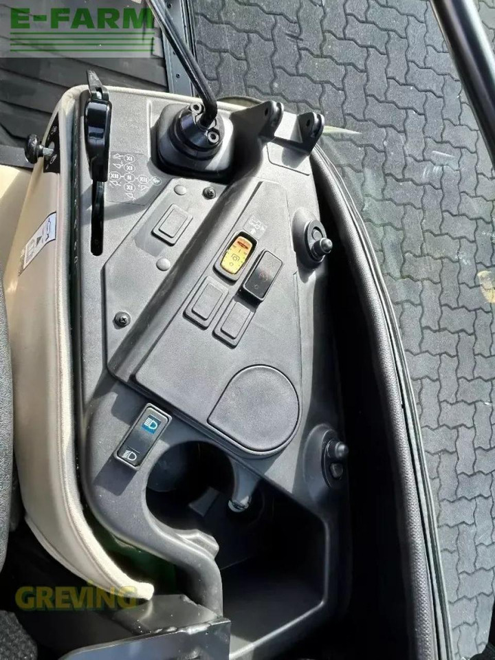 John Deere 2038r kab - Traktor: pilt 5 John Deere 2038r kab - Traktor: pilt 5