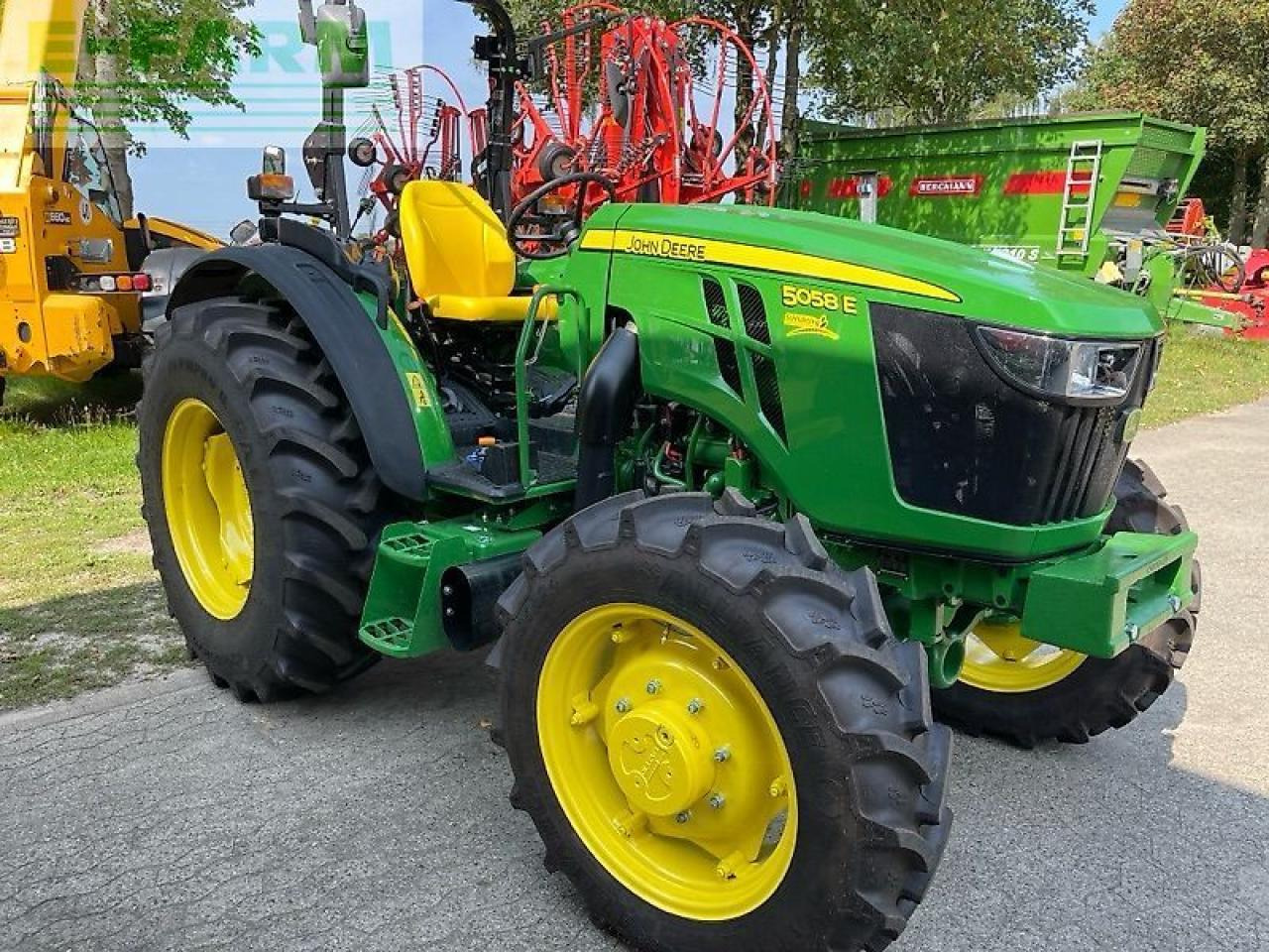 Traktor John Deere 5058e: pilt 8