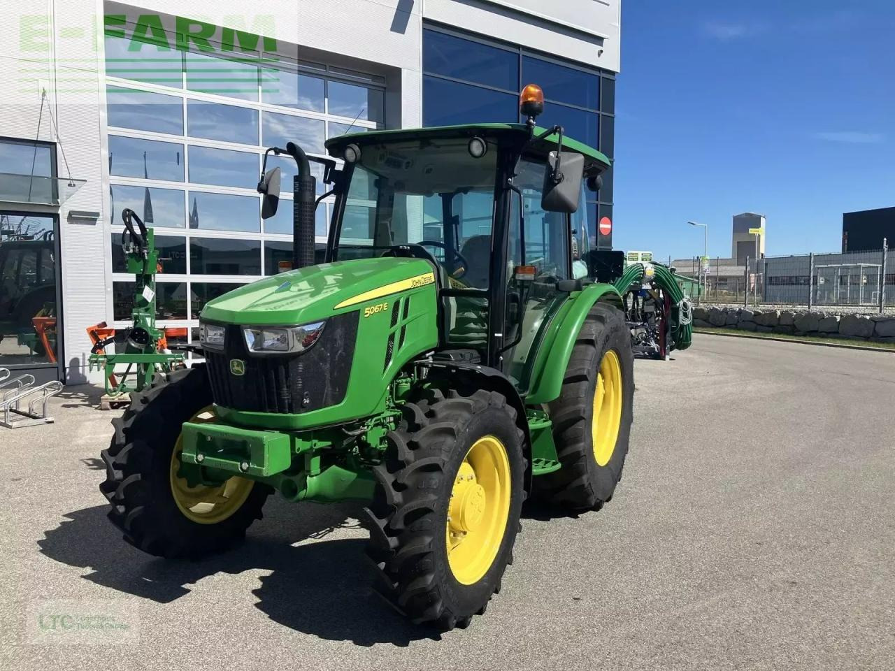 John Deere 5067e - Traktor: pilt 1 John Deere 5067e - Traktor: pilt 1