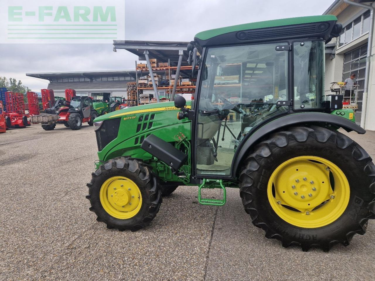 John Deere 5075 GF - Traktor: pilt 2 John Deere 5075 GF - Traktor: pilt 2