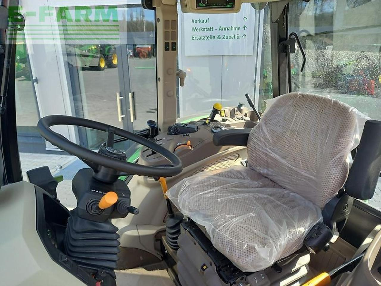 John Deere 5100m - Traktor: pilt 4 John Deere 5100m - Traktor: pilt 4