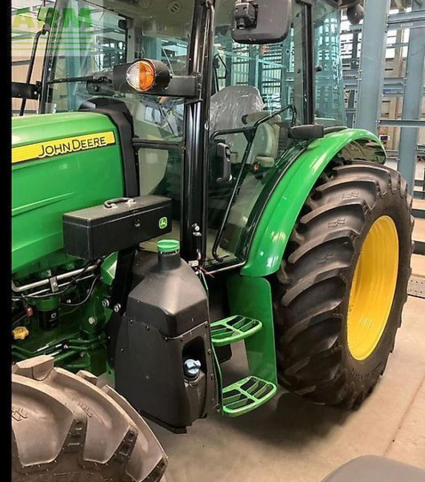 John Deere 5115m - Traktor: pilt 5 John Deere 5115m - Traktor: pilt 5