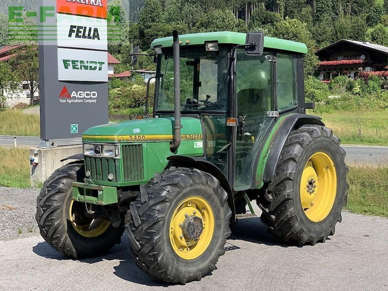 John Deere 5400 a - Traktor: pilt 2 John Deere 5400 a - Traktor: pilt 2