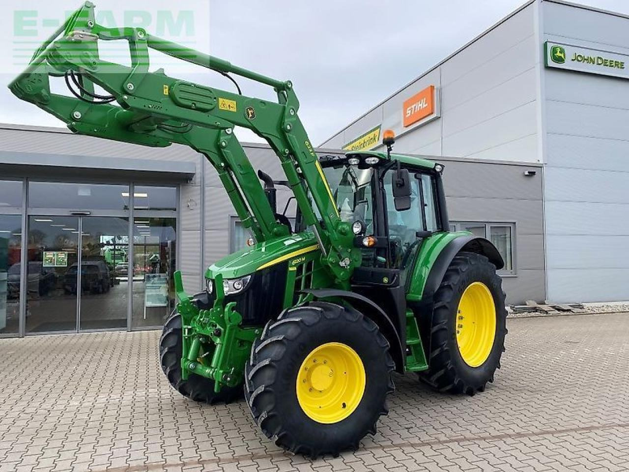 John Deere 6120m mit frontlader 623r - Traktor: pilt 1 John Deere 6120m mit frontlader 623r - Traktor: pilt 1