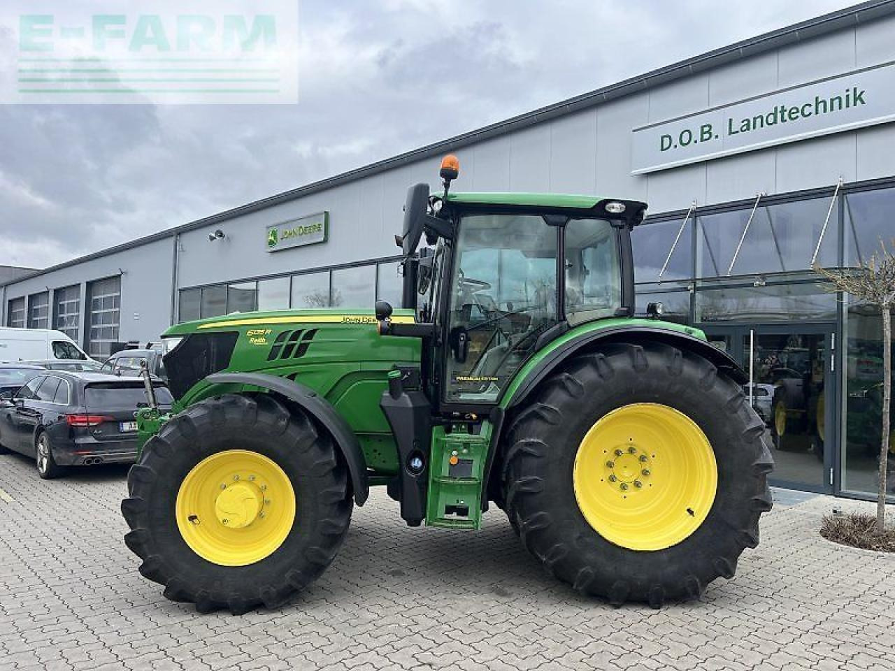 John Deere 6135 r - Traktor: pilt 2 John Deere 6135 r - Traktor: pilt 2