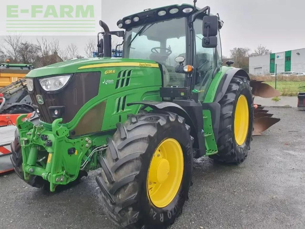John Deere 6135r - Traktor: pilt 1 John Deere 6135r - Traktor: pilt 1