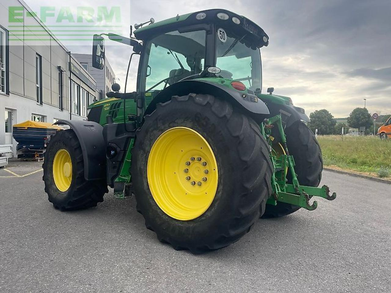 John Deere 6215r - Traktor: pilt 5 John Deere 6215r - Traktor: pilt 5