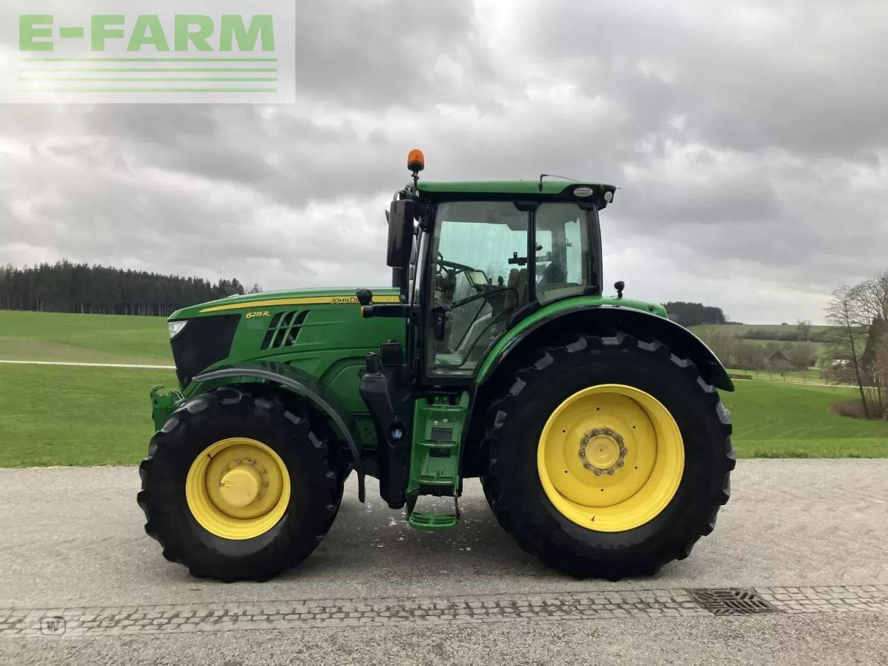 John Deere 6215r - Traktor: pilt 2 John Deere 6215r - Traktor: pilt 2