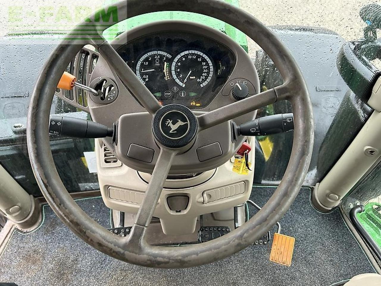 John Deere 6215r - Traktor: pilt 4 John Deere 6215r - Traktor: pilt 4