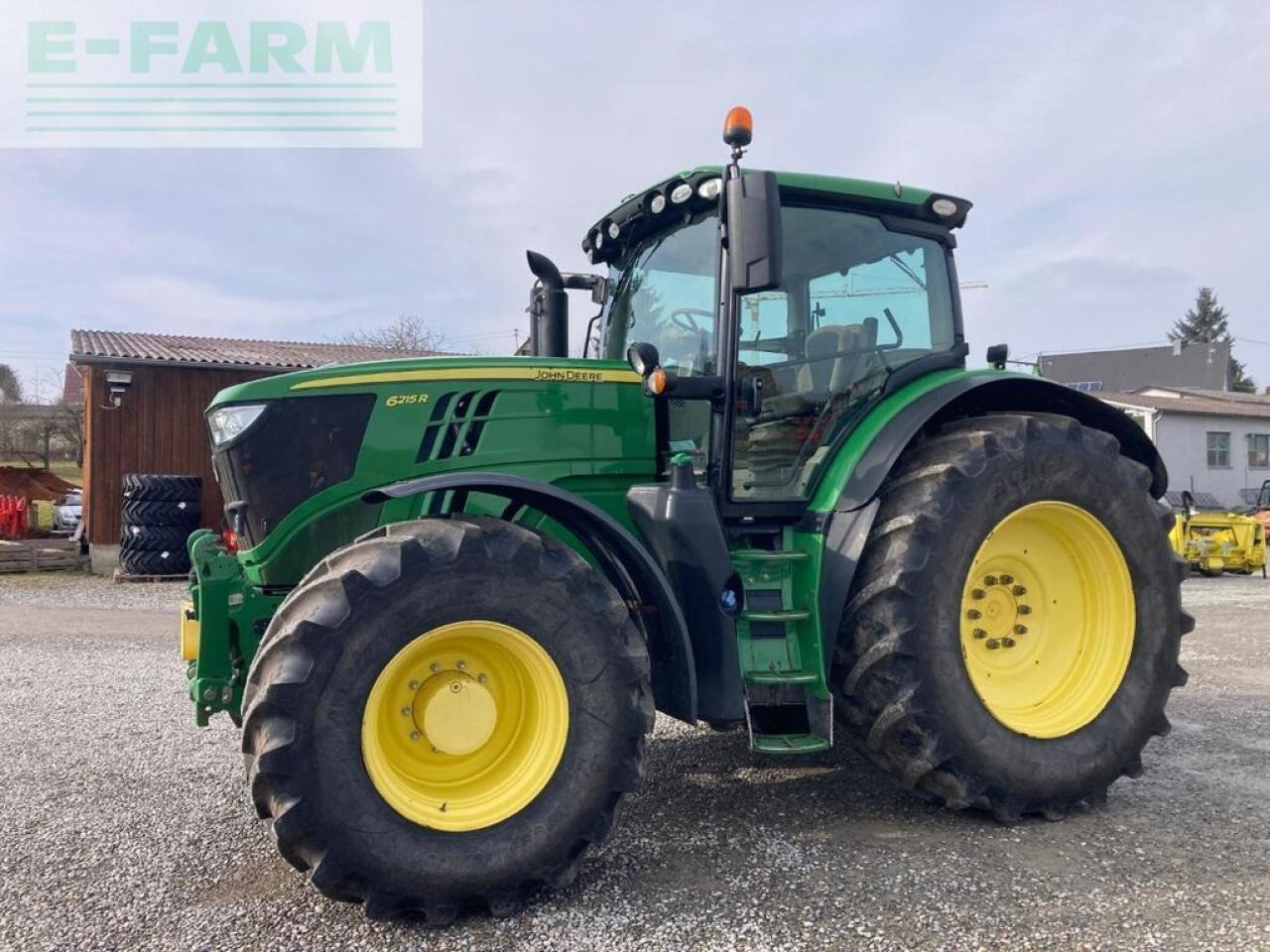 John Deere 6215r - Traktor: pilt 1 John Deere 6215r - Traktor: pilt 1
