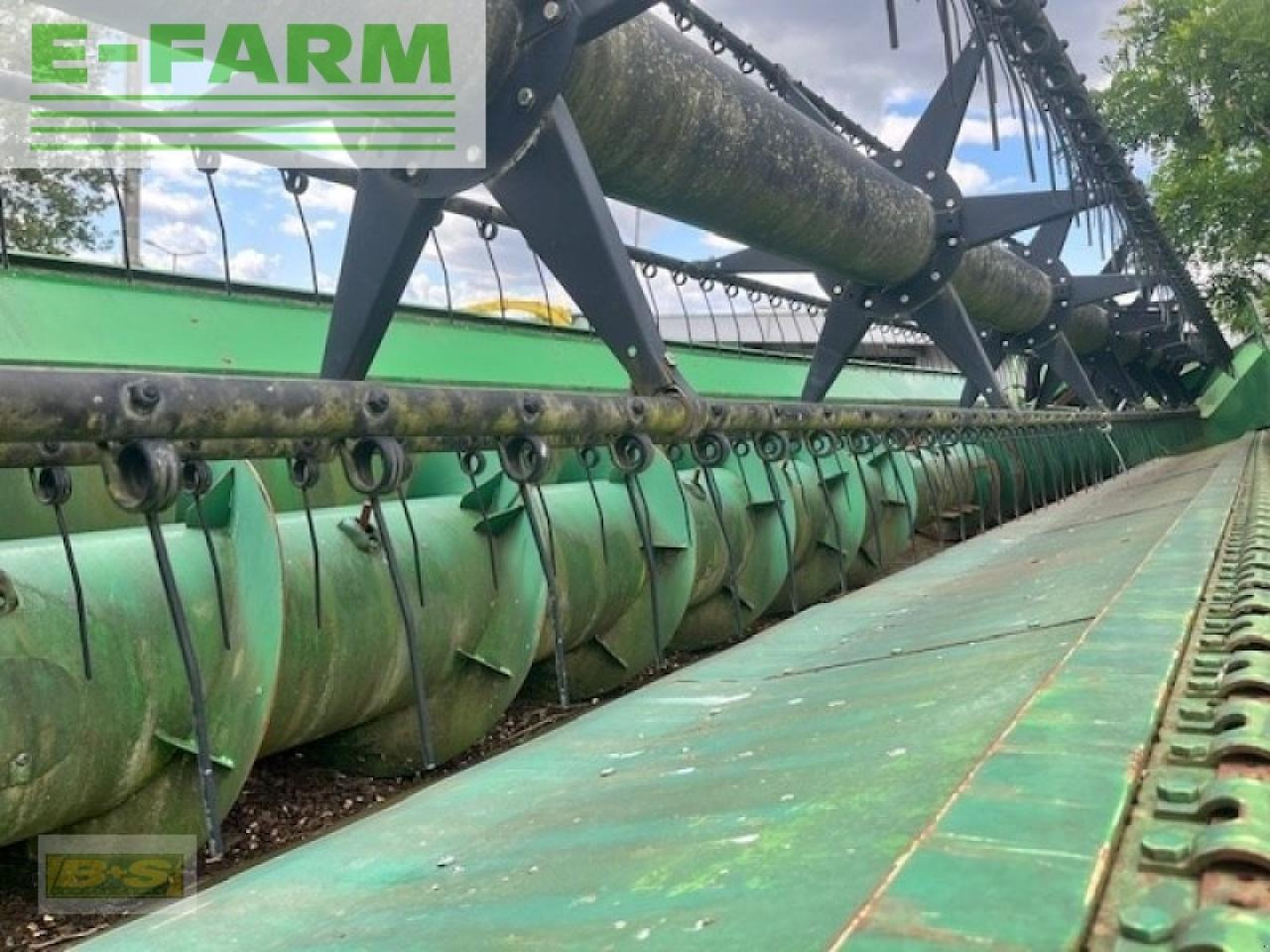 John Deere 635r inkl. rapsvorsatz und wagen - Kombaini päis: pilt 3 John Deere 635r inkl. rapsvorsatz und wagen - Kombaini päis: pilt 3