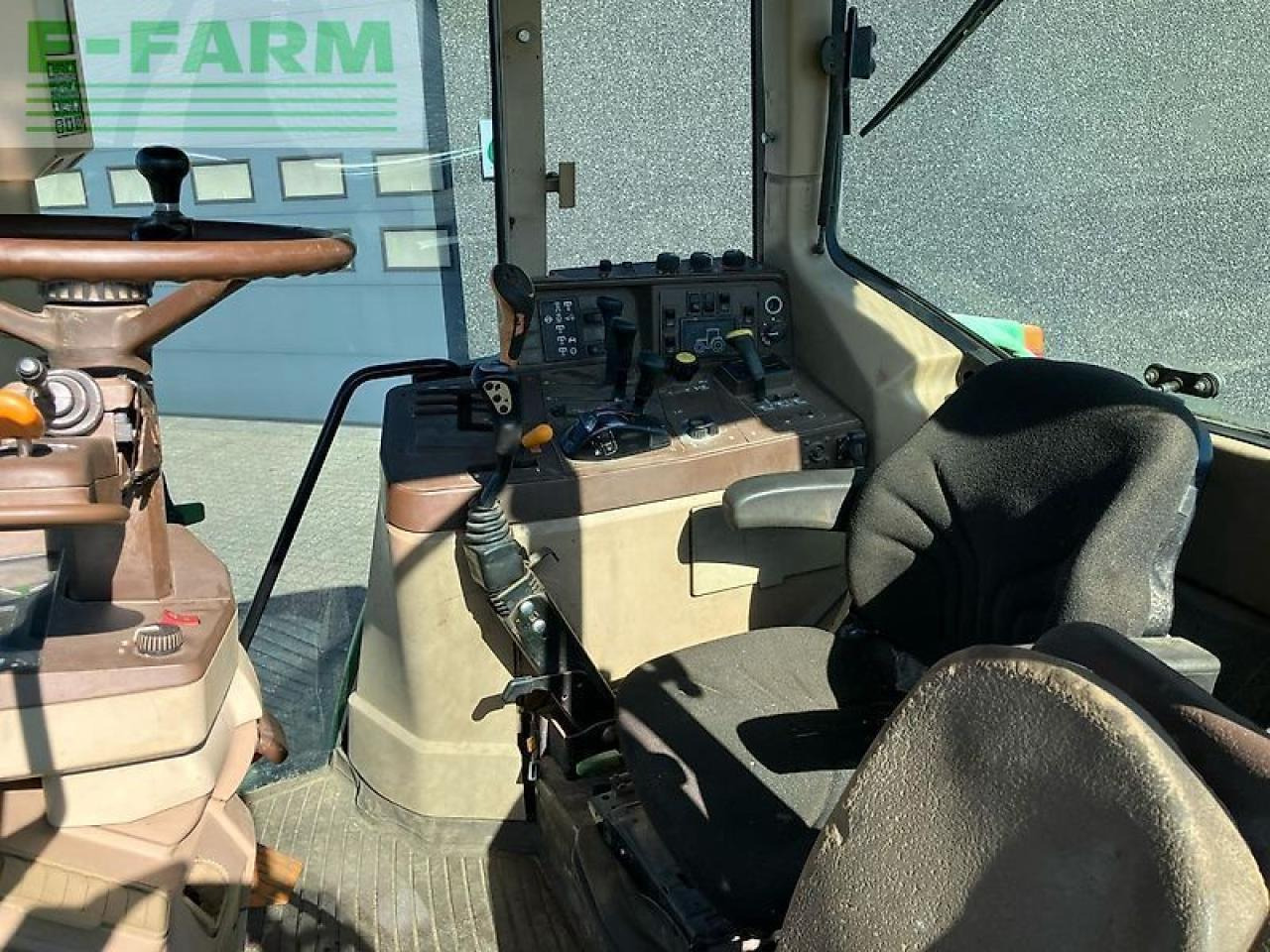 John Deere 6810 - Traktor: pilt 3 John Deere 6810 - Traktor: pilt 3