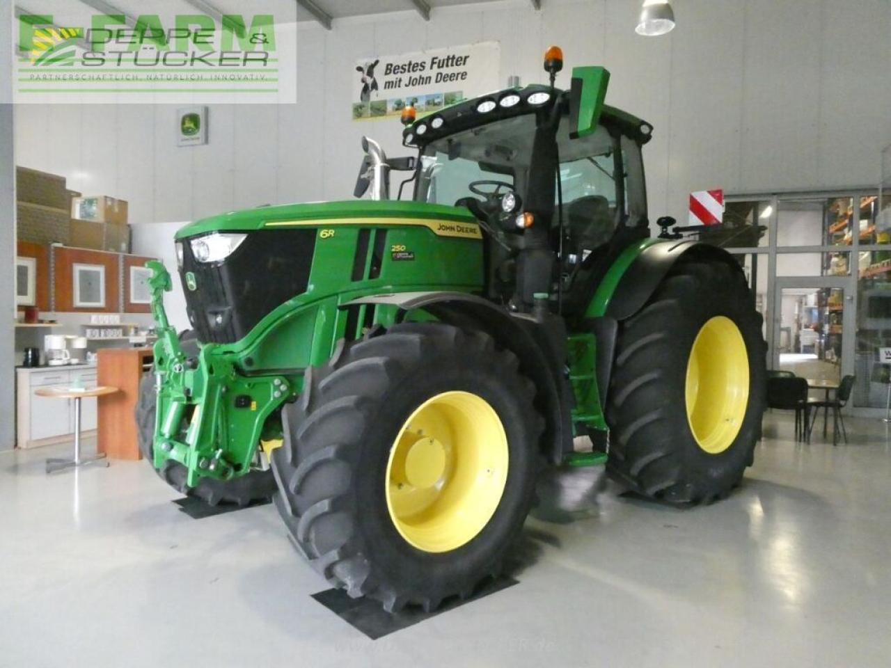 John Deere 6r 250 - Traktor: pilt 2 John Deere 6r 250 - Traktor: pilt 2
