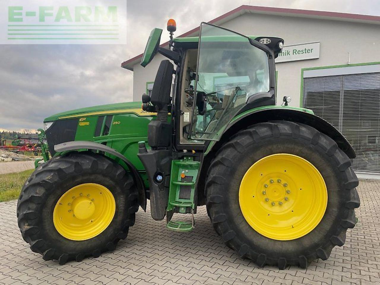 John Deere 6r 250 - Traktor: pilt 3 John Deere 6r 250 - Traktor: pilt 3