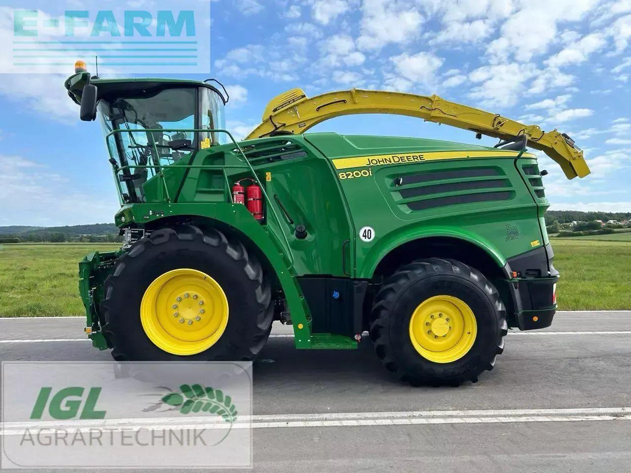 John Deere 8200 i - Koristusmasin: pilt 1 John Deere 8200 i - Koristusmasin: pilt 1