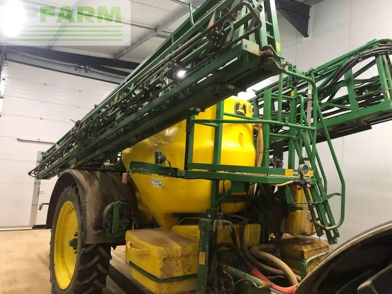 John Deere 832 - Järelveetav pritsija: pilt 1 John Deere 832 - Järelveetav pritsija: pilt 1