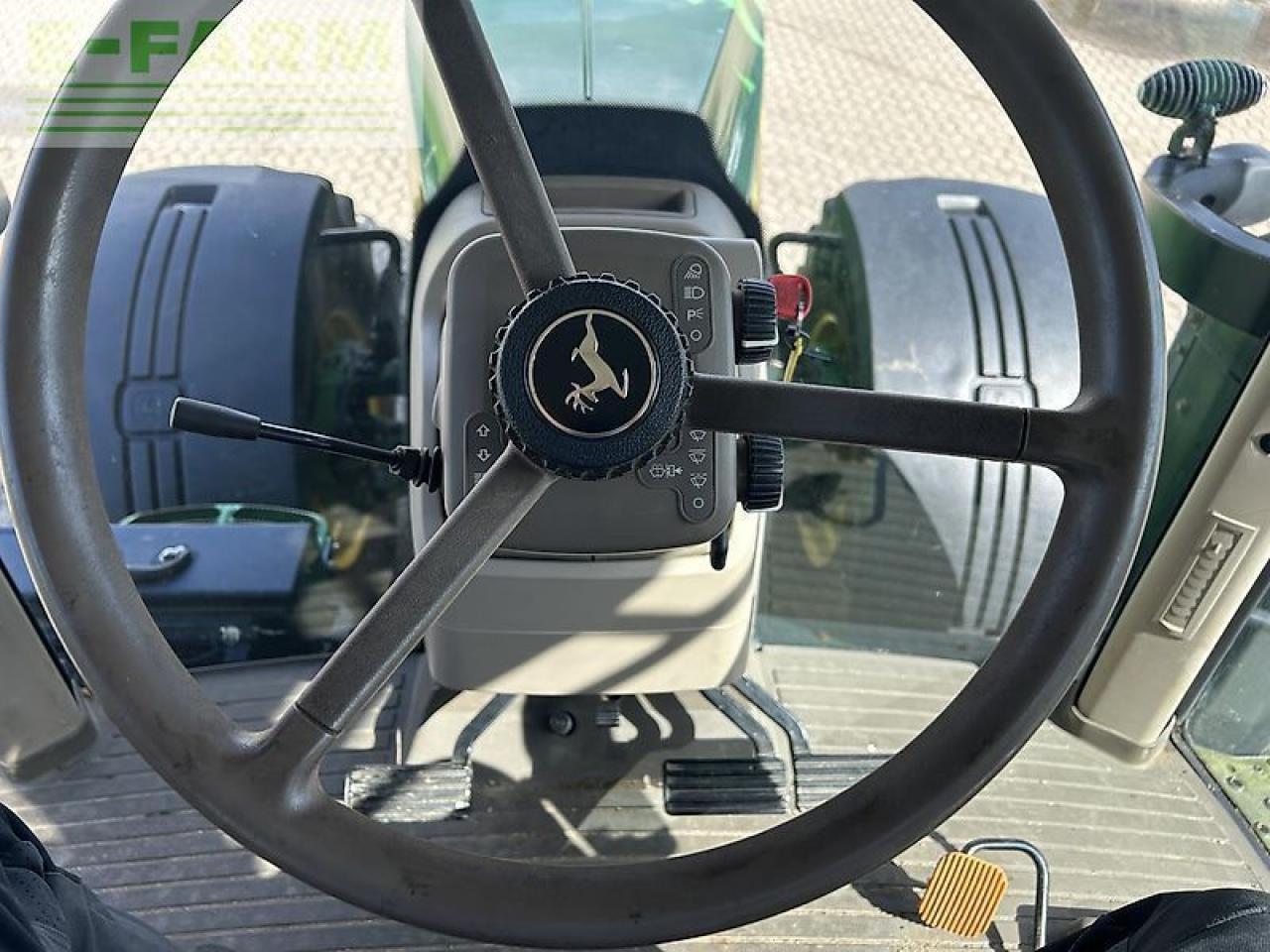 John Deere 8320r - Traktor: pilt 4 John Deere 8320r - Traktor: pilt 4