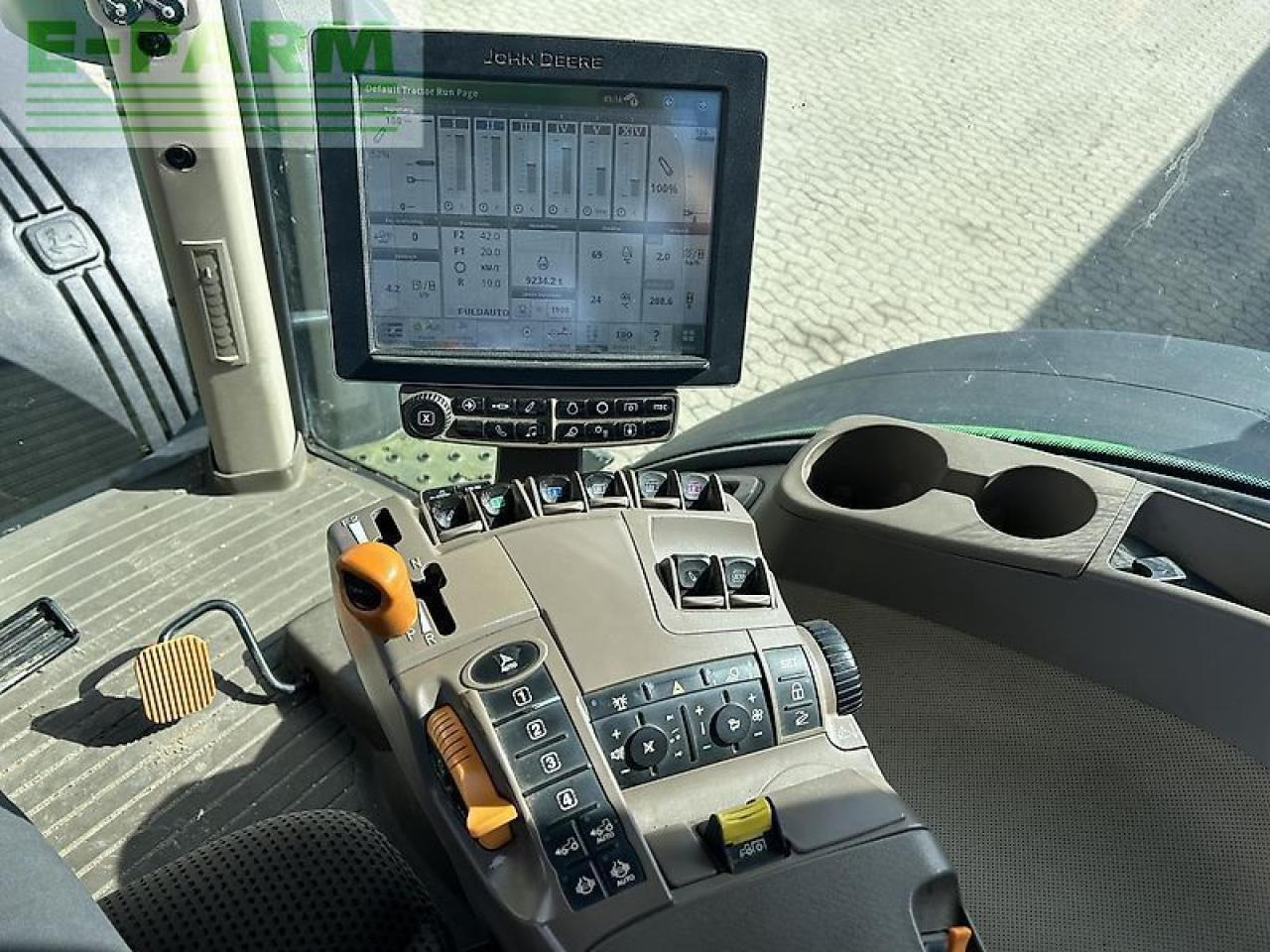 John Deere 8320r - Traktor: pilt 3 John Deere 8320r - Traktor: pilt 3