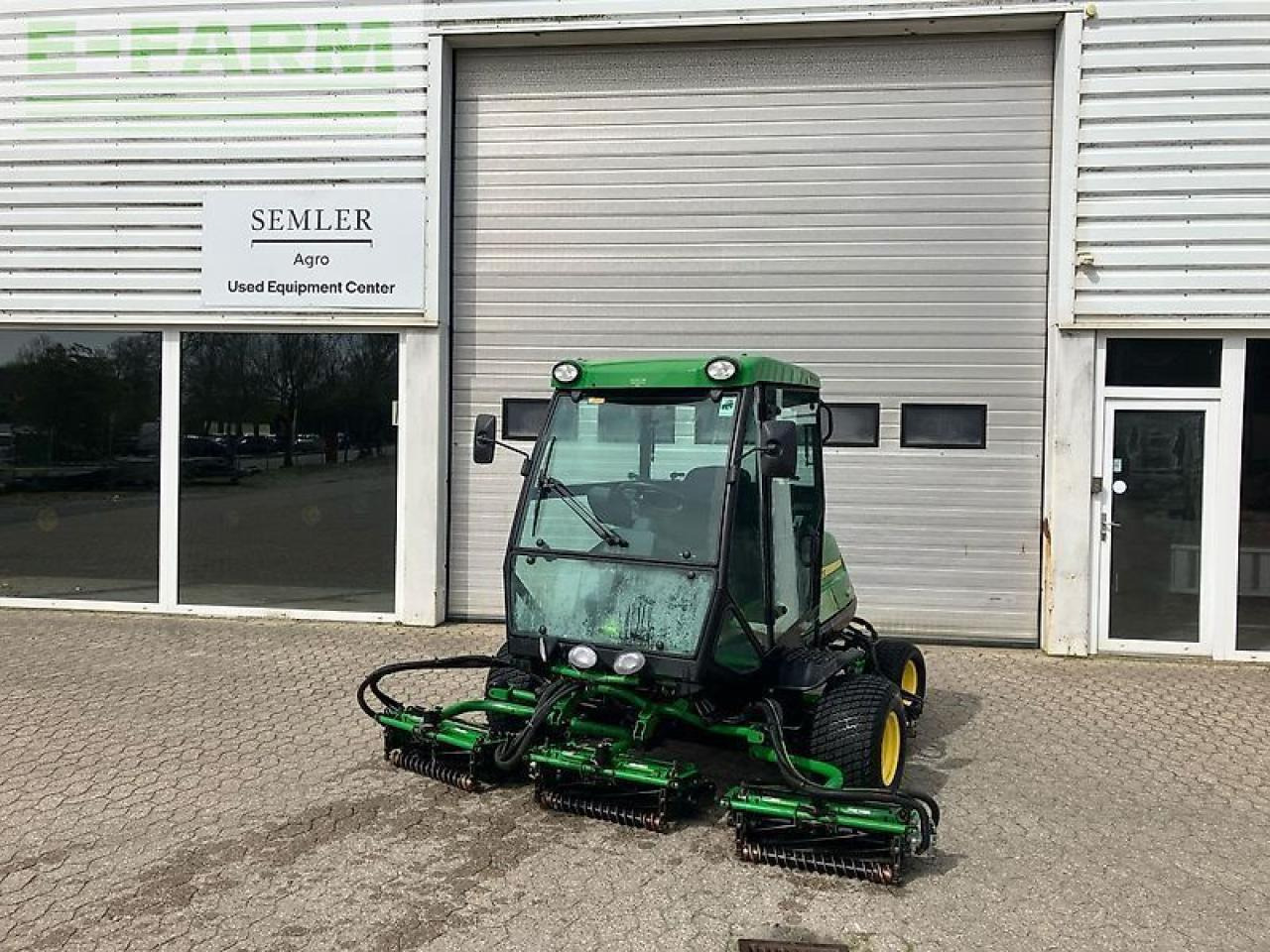 John Deere 8700 a - Koristusmasin: pilt 1 John Deere 8700 a - Koristusmasin: pilt 1
