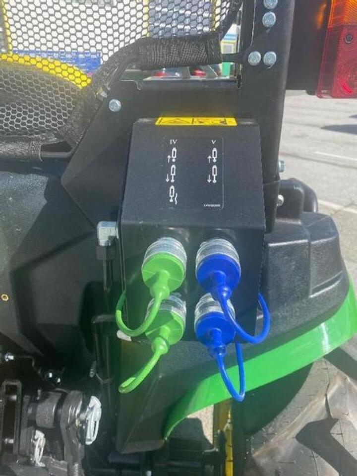 John Deere kompakttraktor - Väiketraktor: pilt 4 John Deere kompakttraktor - Väiketraktor: pilt 4