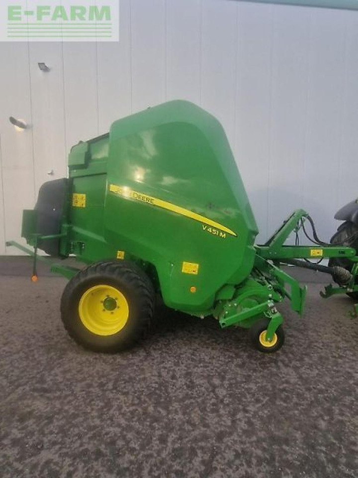 John Deere v451m - Heinapress, kandiline: pilt 1 John Deere v451m - Heinapress, kandiline: pilt 1