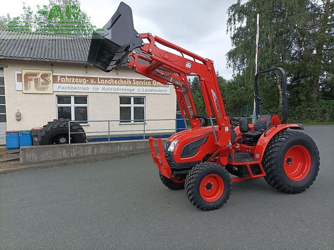 Kioti dk 4520 hs-eu - Traktor: pilt 4 Kioti dk 4520 hs-eu - Traktor: pilt 4