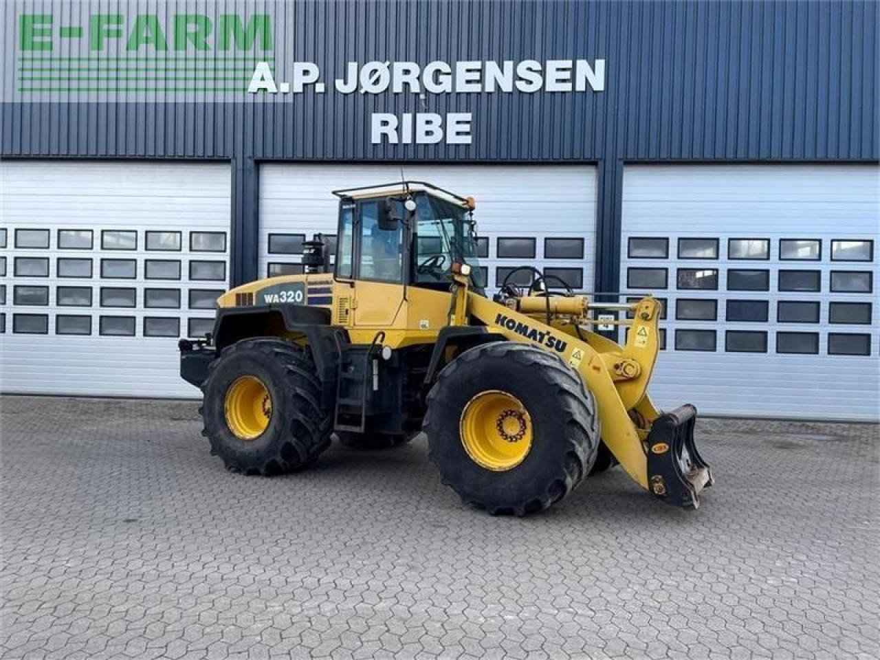 Komatsu wa320-5 - Miniekskavaator: pilt 1 Komatsu wa320-5 - Miniekskavaator: pilt 1