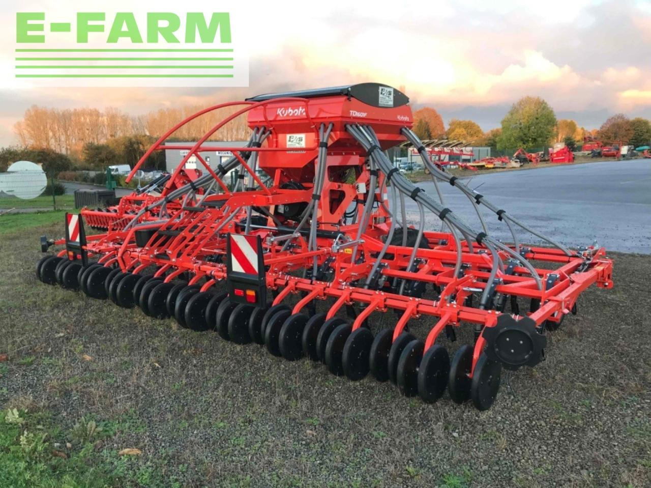 Kubota semoir à grains td1601f kubota - Täppiskülvimasin: pilt 1 Kubota semoir à grains td1601f kubota - Täppiskülvimasin: pilt 1