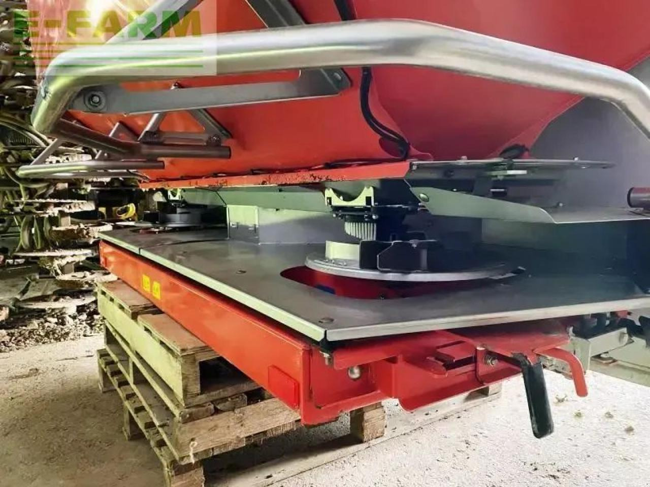 Kuhn axera 1102 h-emc - Väetiselaoturid: pilt 4 Kuhn axera 1102 h-emc - Väetiselaoturid: pilt 4