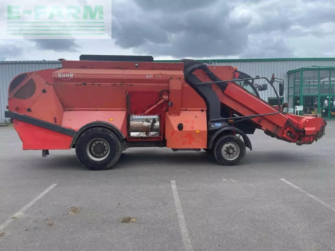 Kuhn mélangeuse automotrice sp-14 kuhn - Loomakasvatusseadmed: pilt 2 Kuhn mélangeuse automotrice sp-14 kuhn - Loomakasvatusseadmed: pilt 2