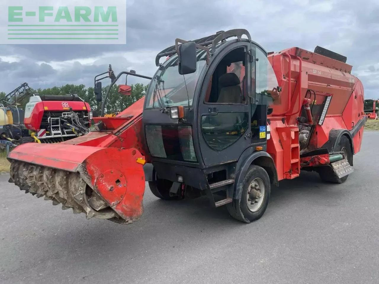 Kuhn mélangeuse automotrice sp-14 kuhn - Loomakasvatusseadmed: pilt 1 Kuhn mélangeuse automotrice sp-14 kuhn - Loomakasvatusseadmed: pilt 1