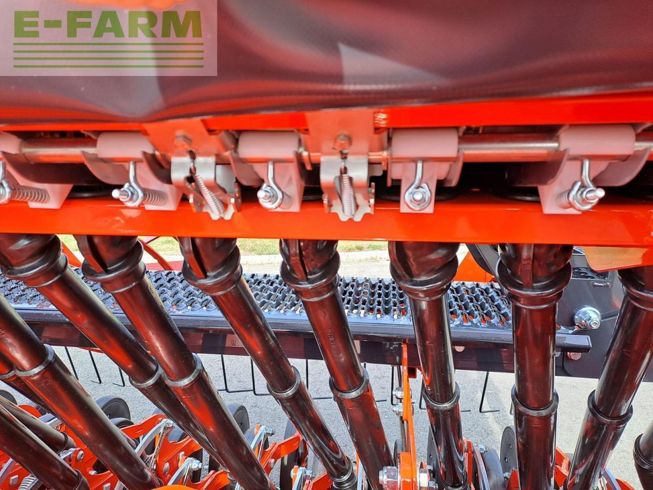 Kombain-külvimasin Kuhn sitera 330-24 - säkombination 3m: pilt 19 Kombain-külvimasin Kuhn sitera 330-24 - säkombination 3m: pilt 19