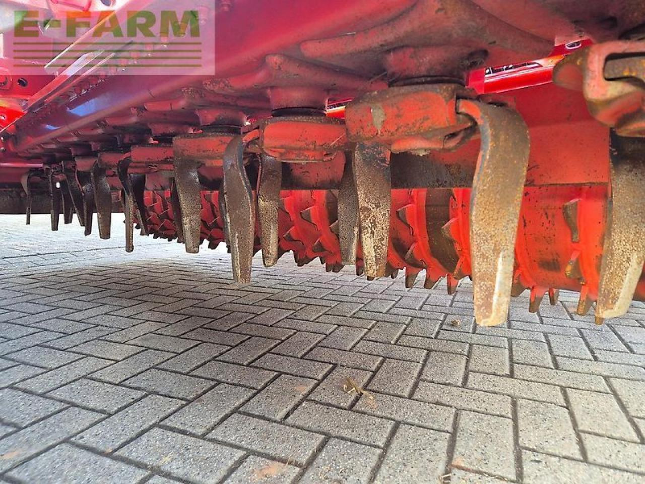 Külvimasin Kuhn sitera 330e 24 reihen + hrb 303d , elektrische dosierung, spuranreißer, durakuhn: pilt 8 Külvimasin Kuhn sitera 330e 24 reihen + hrb 303d , elektrische dosierung, spuranreißer, durakuhn: pilt 8