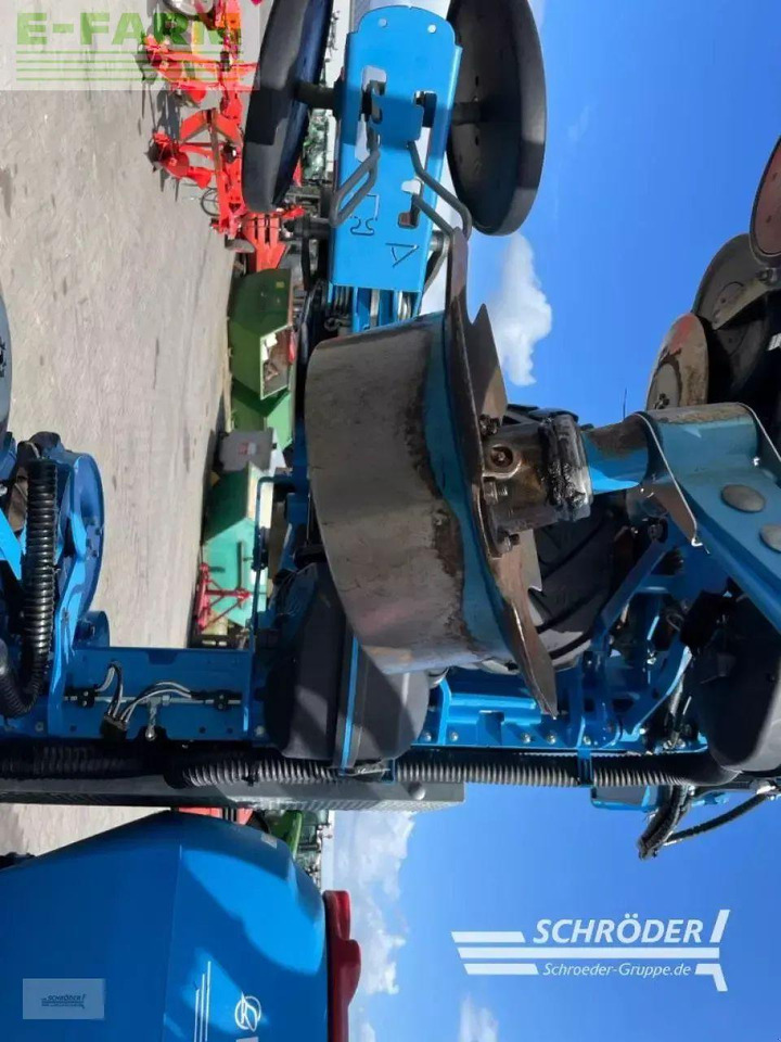 Lemken azurit 9/8.75 k d + solitair 23/1900 - Kombain-külvimasin: pilt 2 Lemken azurit 9/8.75 k d + solitair 23/1900 - Kombain-külvimasin: pilt 2