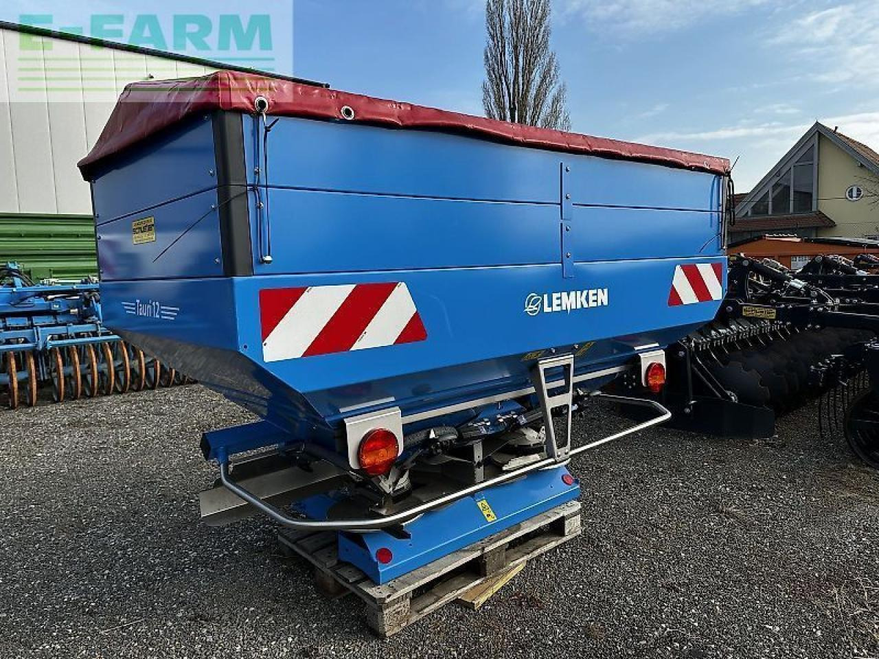Lemken tauri 12/2150 - Väetiselaoturid: pilt 1 Lemken tauri 12/2150 - Väetiselaoturid: pilt 1