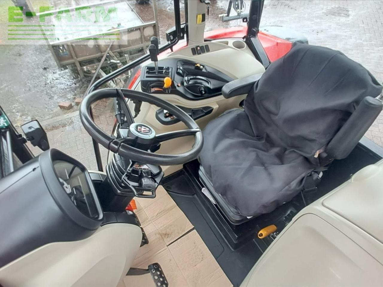 Massey Ferguson 5711 DYNA 4 - Traktor: pilt 2 Massey Ferguson 5711 DYNA 4 - Traktor: pilt 2