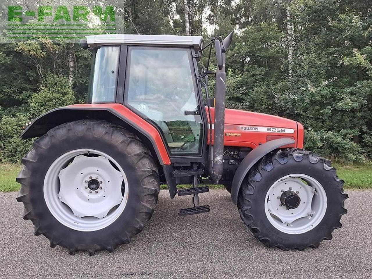 Traktor Massey Ferguson 6255: pilt 6