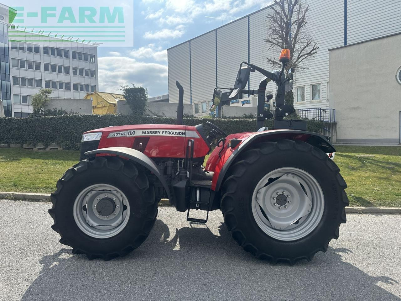 Massey Ferguson mf 4708 m plattform - Traktor: pilt 3 Massey Ferguson mf 4708 m plattform - Traktor: pilt 3