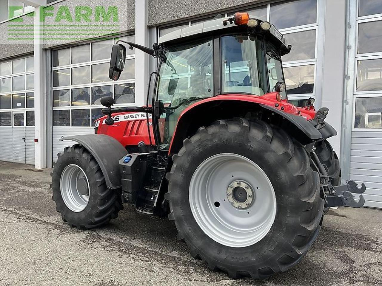 Massey Ferguson mf 6715 s dyna-vt exclusive Exclusive - Traktor: pilt 4 Massey Ferguson mf 6715 s dyna-vt exclusive Exclusive - Traktor: pilt 4