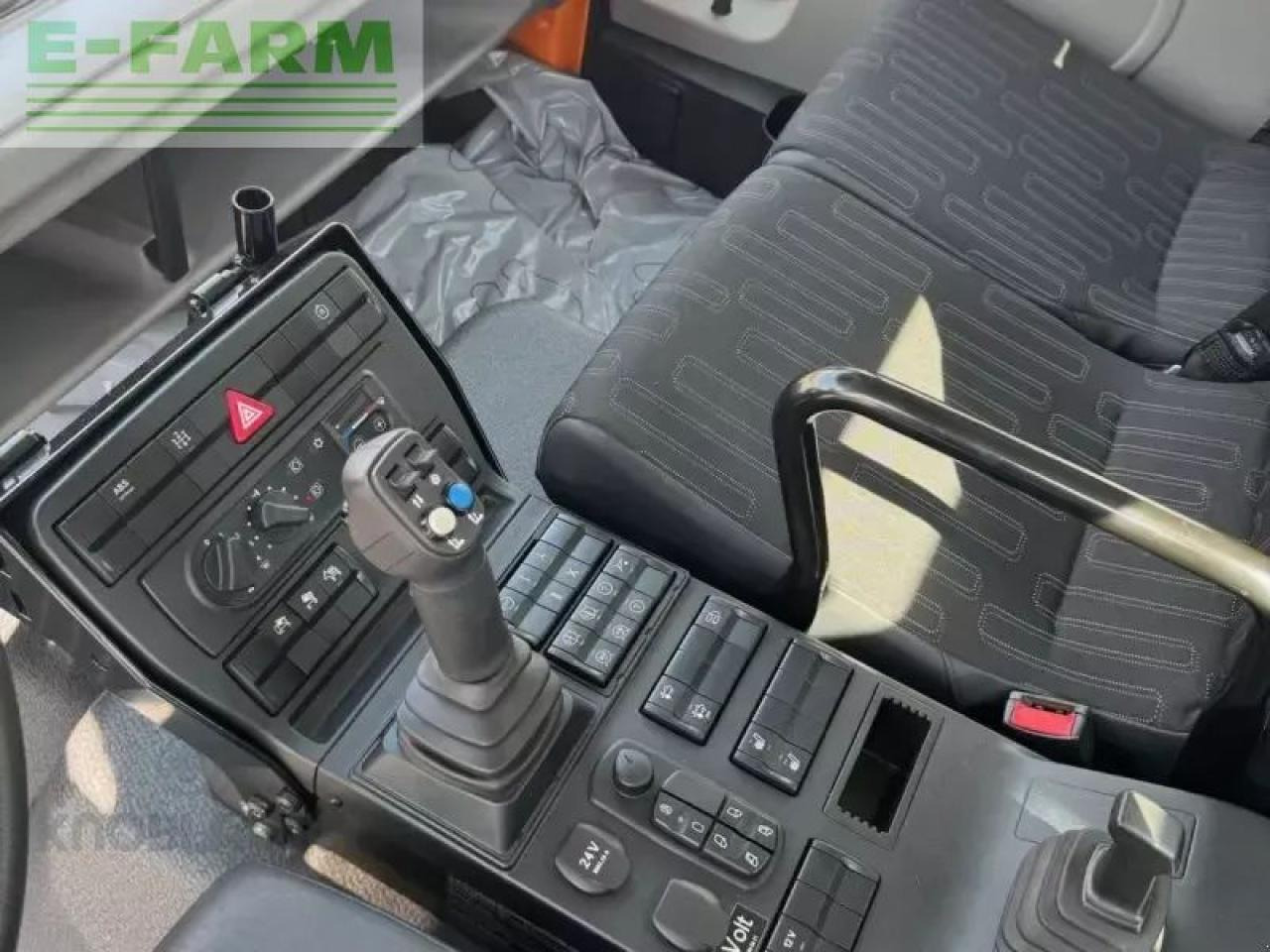 Mercedes-Benz u423 - Traktor: pilt 4 Mercedes-Benz u423 - Traktor: pilt 4