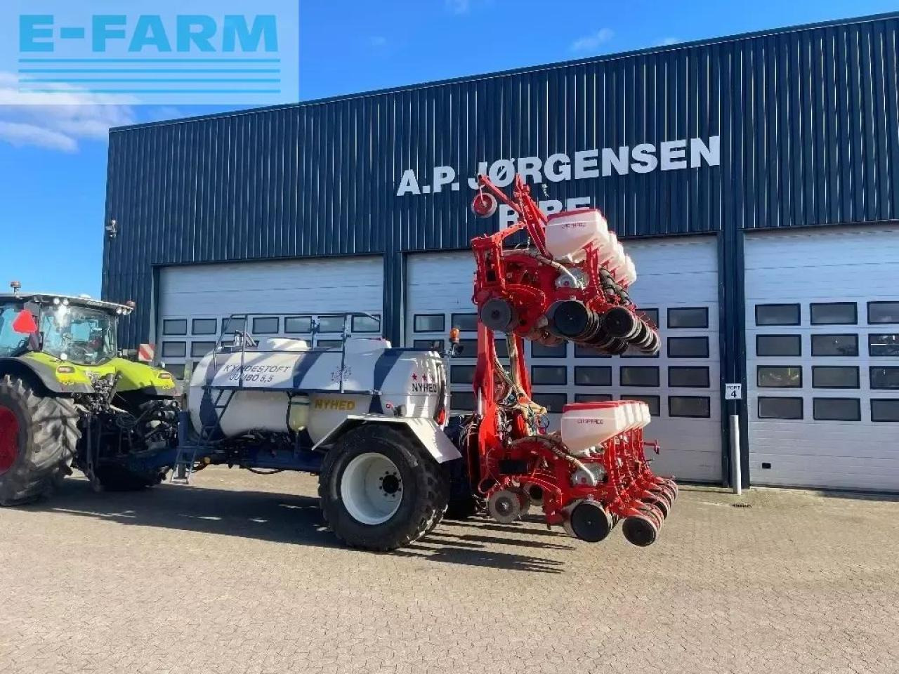 Mustang med flydende gødningsudstyr - Täppiskülvimasin: pilt 1 Mustang med flydende gødningsudstyr - Täppiskülvimasin: pilt 1