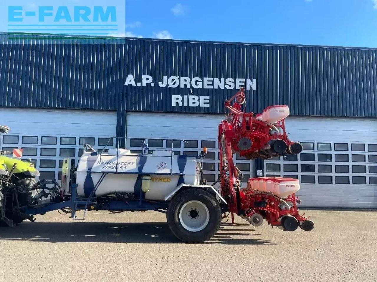 Mustang med flydende gødningsudstyr - Täppiskülvimasin: pilt 3 Mustang med flydende gødningsudstyr - Täppiskülvimasin: pilt 3