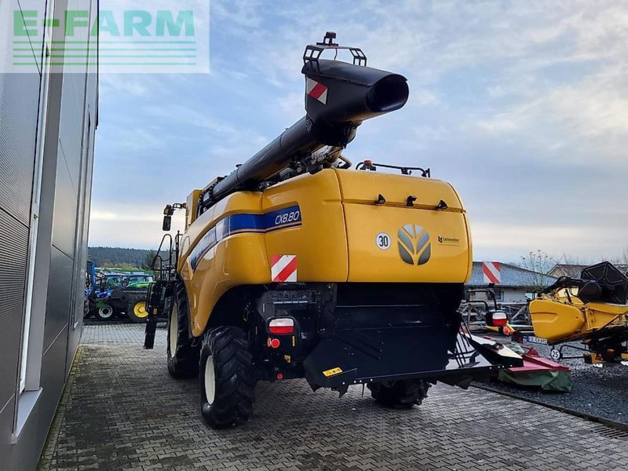 New Holland cx 8.80 allrad - Kombain: pilt 4 New Holland cx 8.80 allrad - Kombain: pilt 4