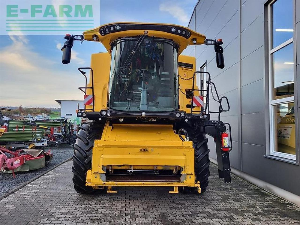 New Holland cx 8.80 allrad - Kombain: pilt 5 New Holland cx 8.80 allrad - Kombain: pilt 5
