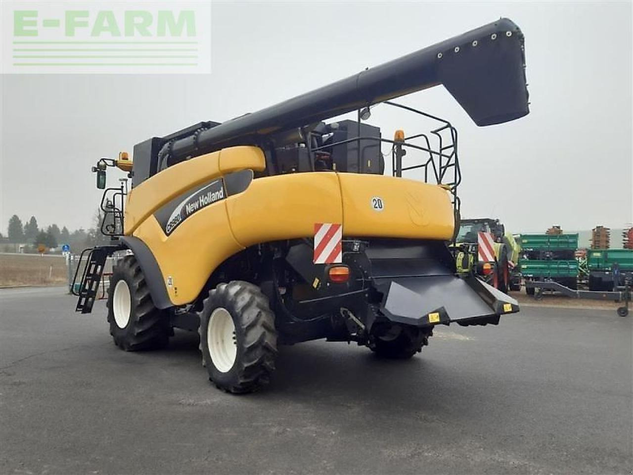 New Holland gebr. mähdrescher new holland - Kombain: pilt 2 New Holland gebr. mähdrescher new holland - Kombain: pilt 2