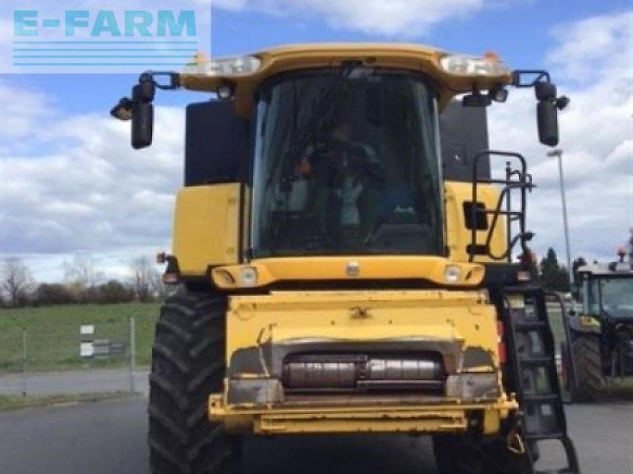 New Holland gebr. mähdrescher nh cr 9080 - Kombain: pilt 5 New Holland gebr. mähdrescher nh cr 9080 - Kombain: pilt 5