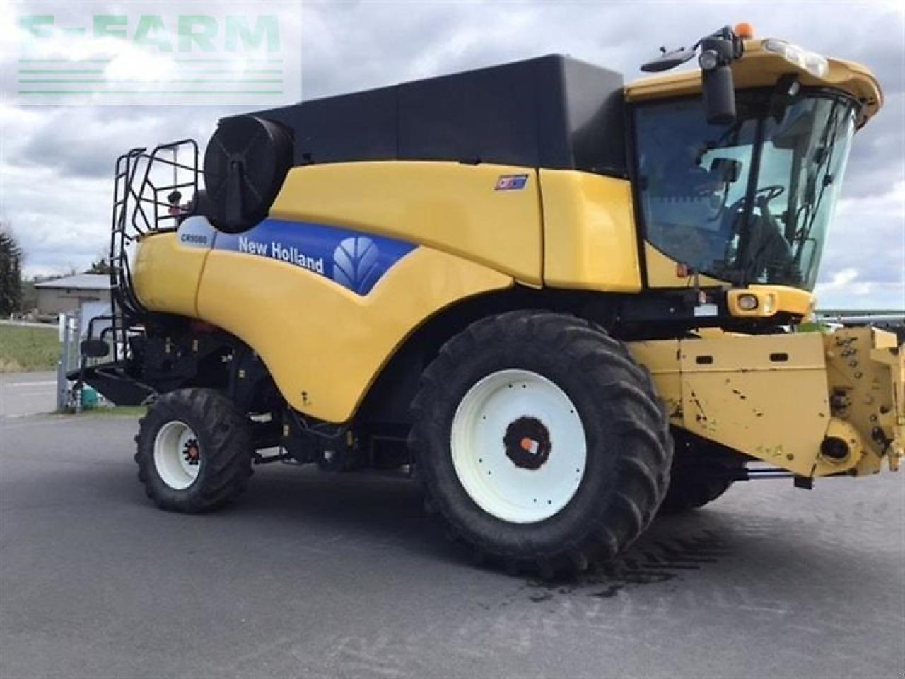 New Holland gebr. mähdrescher nh cr 9080 - Kombain: pilt 3 New Holland gebr. mähdrescher nh cr 9080 - Kombain: pilt 3